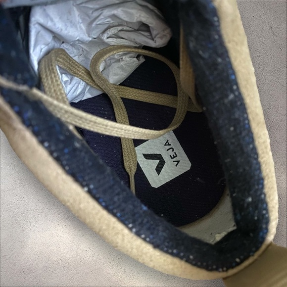 NEW VEJA RORAIMA SUEDE DUNE ALMOND Sz 9.5 - Picture 11 of 16